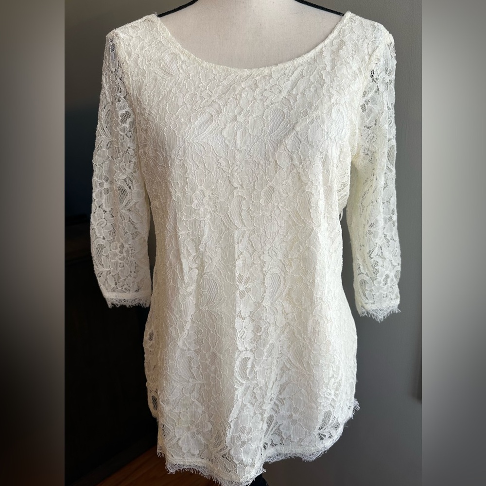 Motherhood Maternity Ivory lace 3/4 sleeve top size small